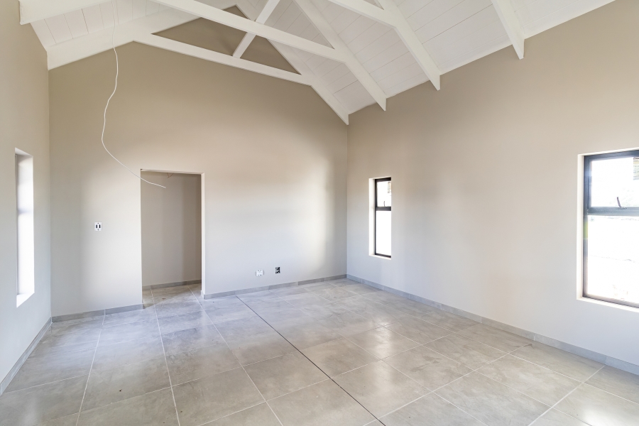 3 Bedroom Property for Sale in Hoogland Western Cape